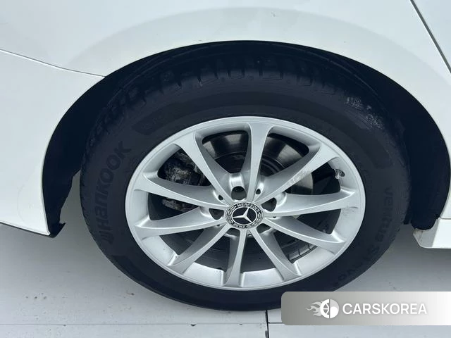 Mercedes-Benz Class A 2022 Белый из Китая, фото 2