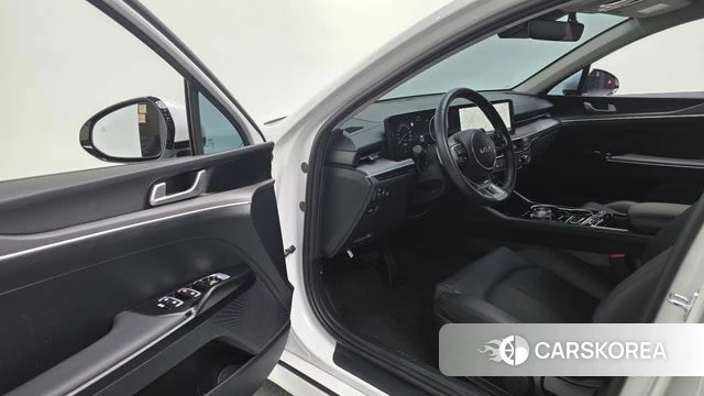 Kia The New K5 3rd generation 2025 Белый из Кореи, фото 2