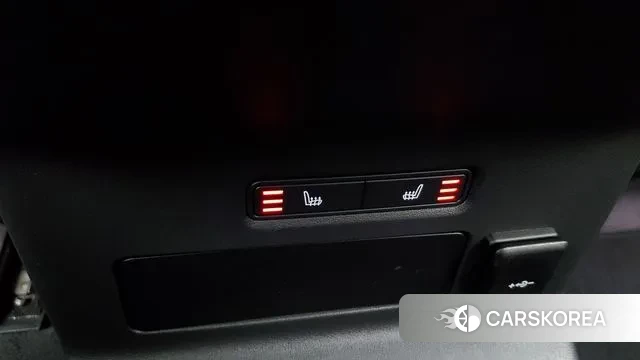 Land Rover Range Rover Velar 2023 Черный из Кореи, фото 2