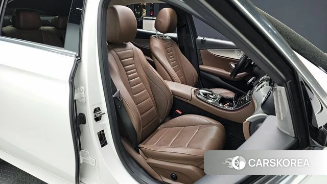 Mercedes-Benz E-Class W213 2019 Белый из Кореи, фото 2