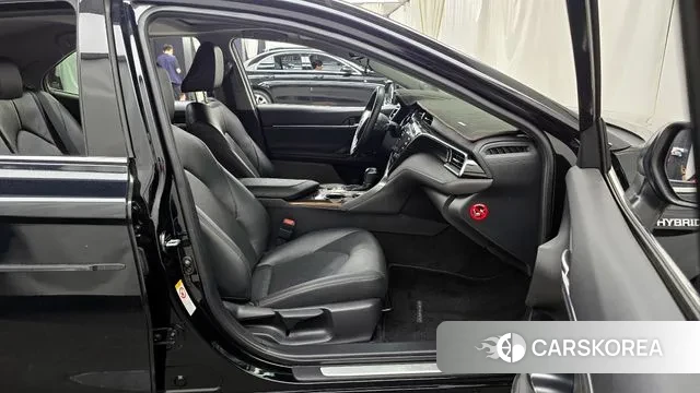 Toyota Camry (XV70) 2018 Черный из Кореи, фото 2