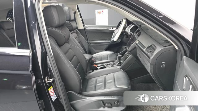 Volkswagen Tiguan second Generation 2018 Черный из Кореи, фото 2