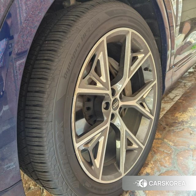 Audi Q8 (4M) 2023 Синий из Кореи, фото 2
