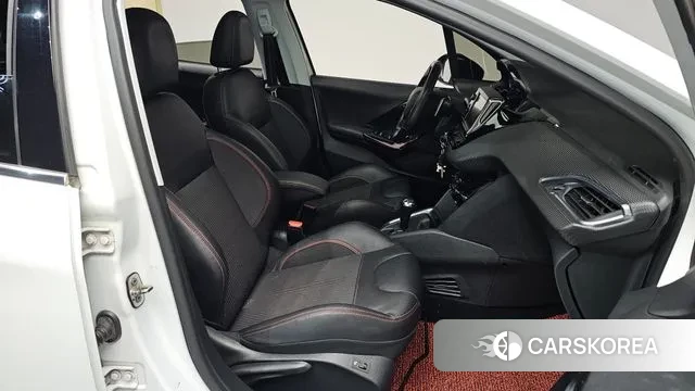 Peugeot 208 2018 Белый из Кореи, фото 2