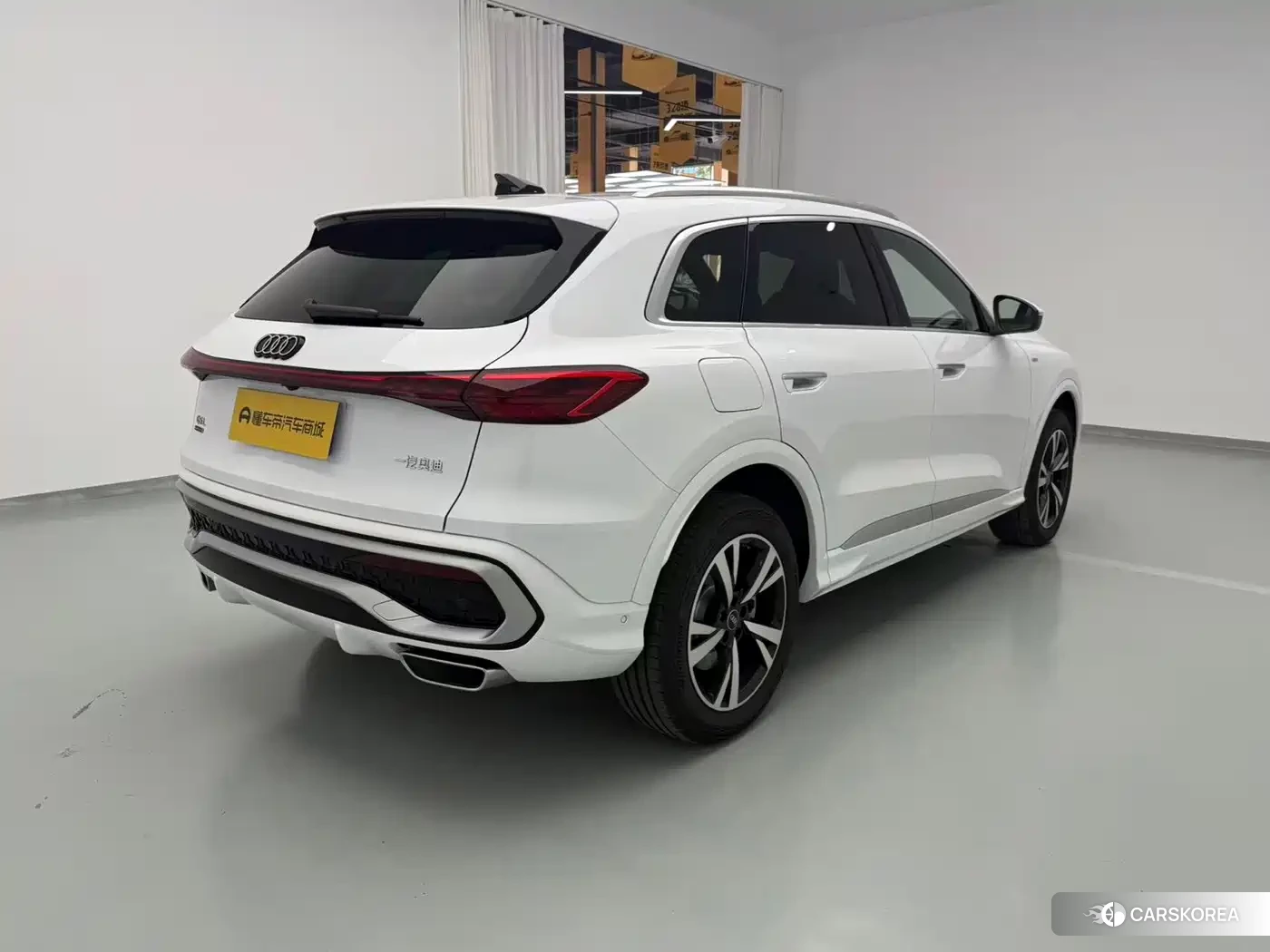 Audi Q5L 2026 Белый из Китая, фото 2