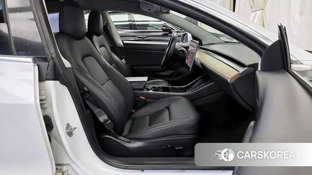 Tesla Model 3 2020 Белый из Кореи, фото 2