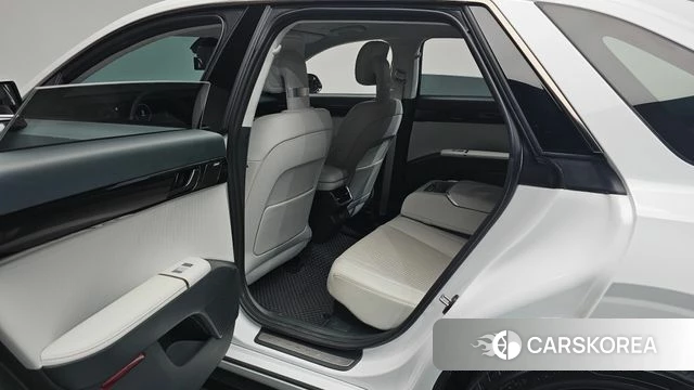 Hyundai Grandeur Hybrid (GN7) 2023 Белый из Кореи, фото 2