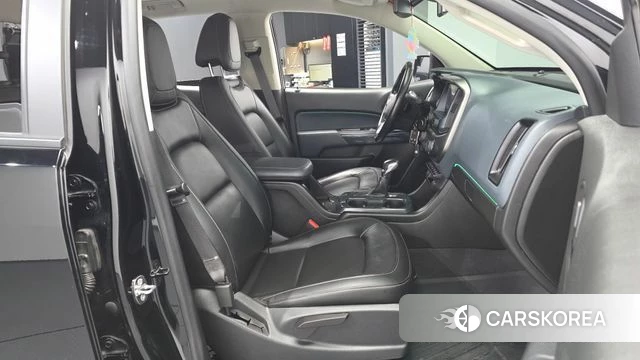 Chevrolet (GM Daewoo) Real New Colorado 2022 Черный из Кореи, фото 2