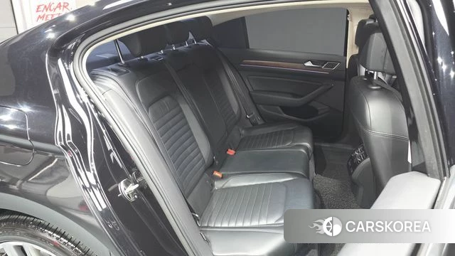 Volkswagen Passat GT (B8) 2018 Черный из Кореи, фото 2