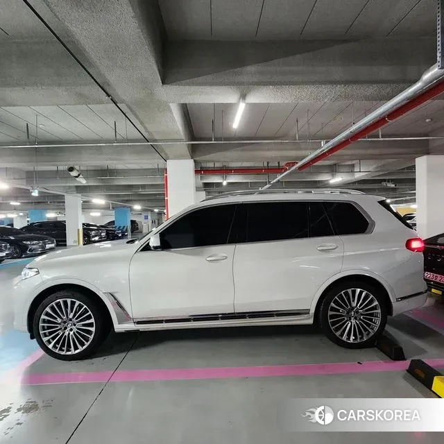BMW X7 (G07) 2022 Белый из Кореи, фото 2