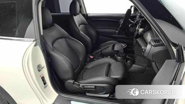 Mini Cooper 2019 Жемчужный цвет из Кореи, фото 2