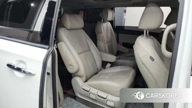 Kia The New Carnival 2018 Белый из Кореи, фото 2