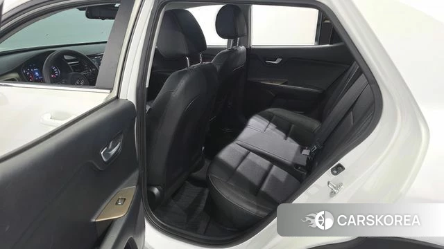 Kia Stonic 2019 Белый из Кореи, фото 2