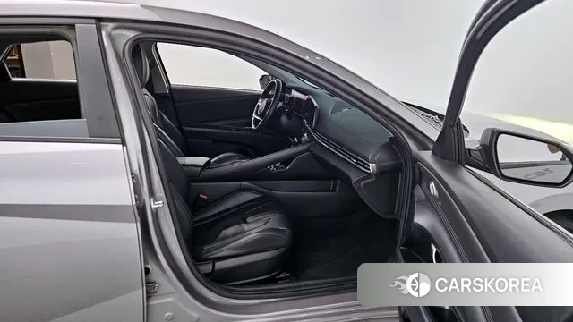 Hyundai Avante Hybrid (CN7) 2022 Серебристо-серый из Кореи, фото 2