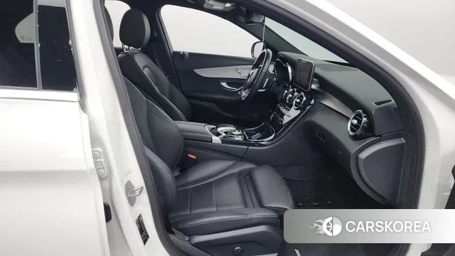 Mercedes-Benz C-Class W205 2018 Белый из Кореи, фото 2