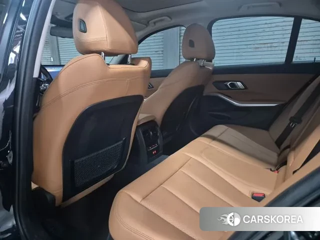 BMW 3 Series (G20) 2023 Черный из Кореи, фото 2