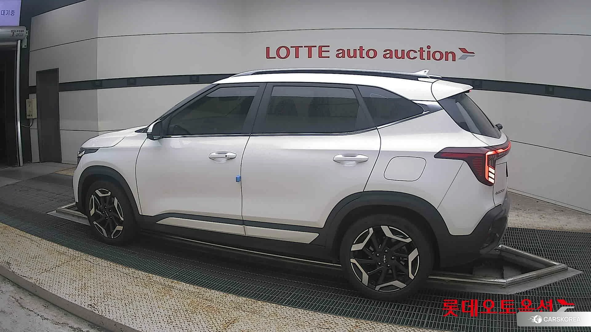 Kia Seltos 2024 Белый из Кореи, фото 2