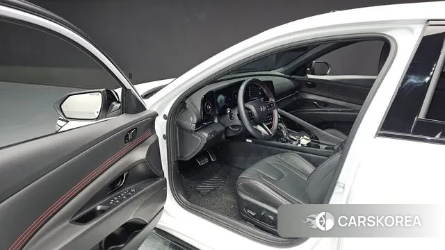 Hyundai The New Avante (CN7) 2023 Белый из Кореи, фото 2