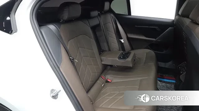 BMW 5 Series (G60) 2024 Белый из Кореи, фото 2