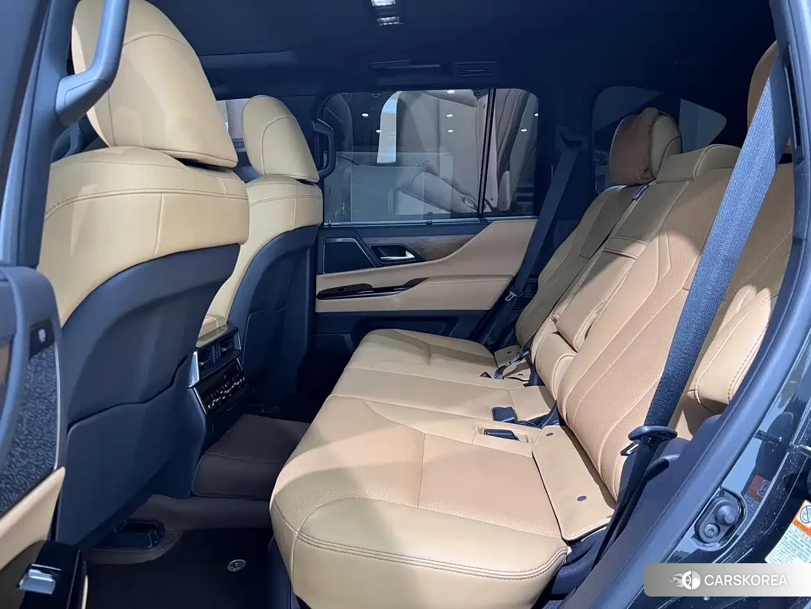 Lexus LX 2025 Черный из Китая, фото 2