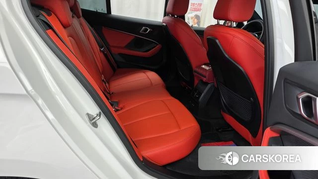 BMW 1 Series (F40) 2021 Белый из Кореи, фото 2