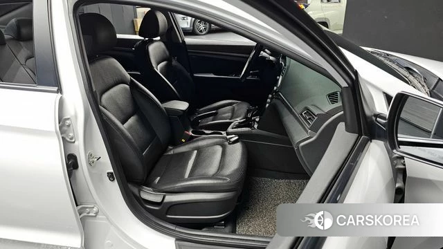 Hyundai The New Avante AD 2018 Белый из Кореи, фото 2