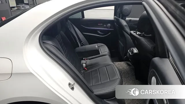 Mercedes-Benz E-Class W213 2019 Белый из Кореи, фото 2