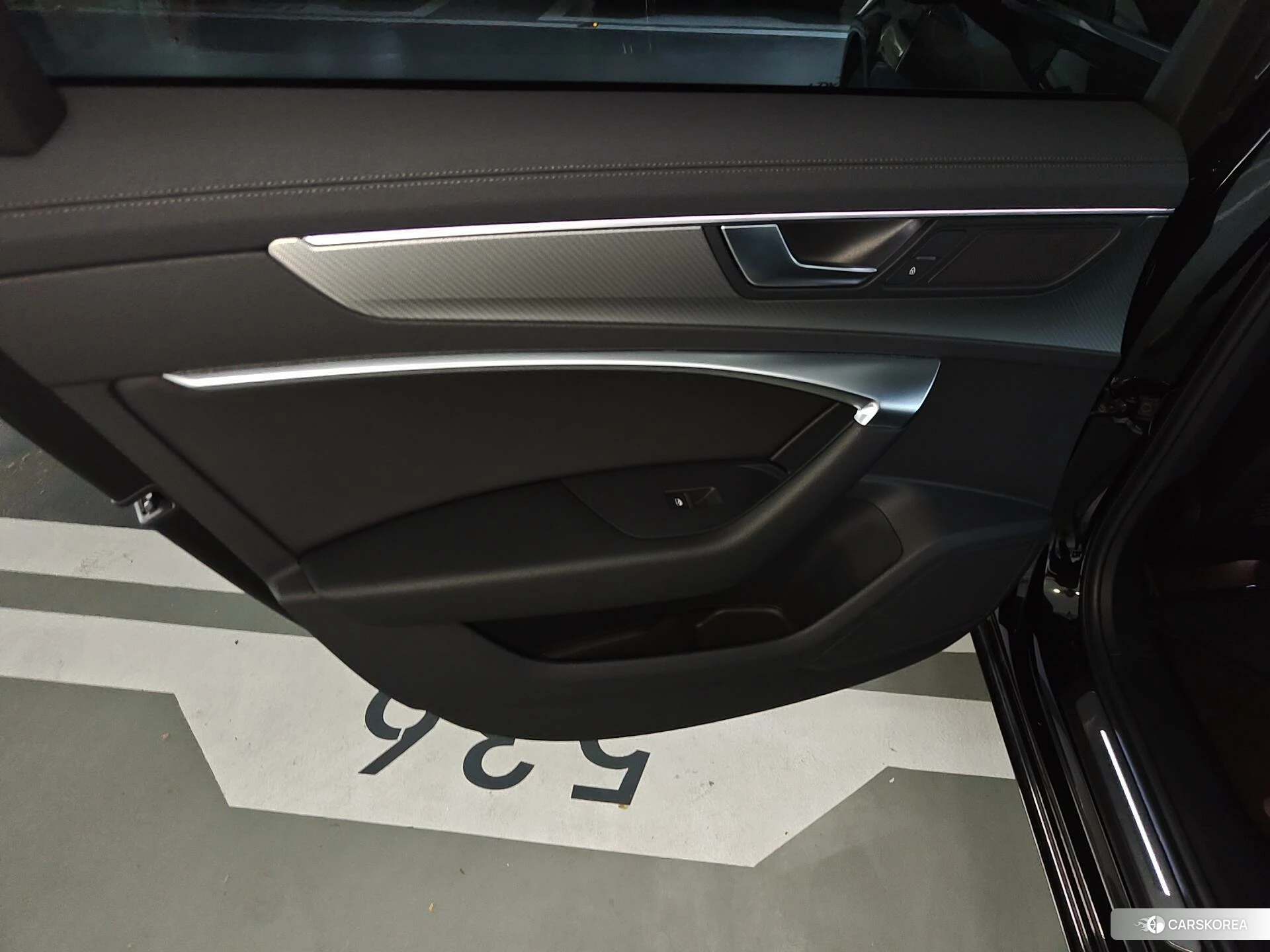 Audi A6L 2021 Черный из Китая, фото 2