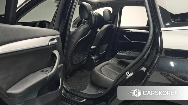 BMW X1 (F48) 2020 Черный из Кореи, фото 2