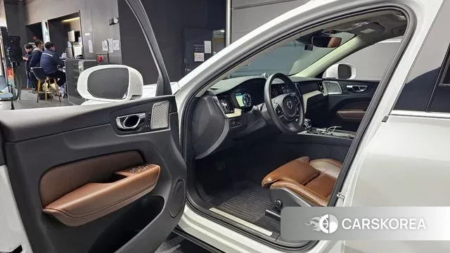 Volvo XC60 second Generation 2019 Белый из Кореи, фото 2