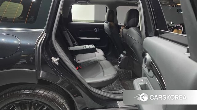 Mini Cooper Clubman 2024 Черный из Кореи, фото 2