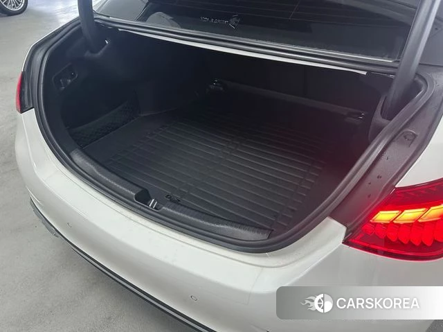 Mercedes-Benz C-Class W206 2022 Белый из Кореи, фото 2