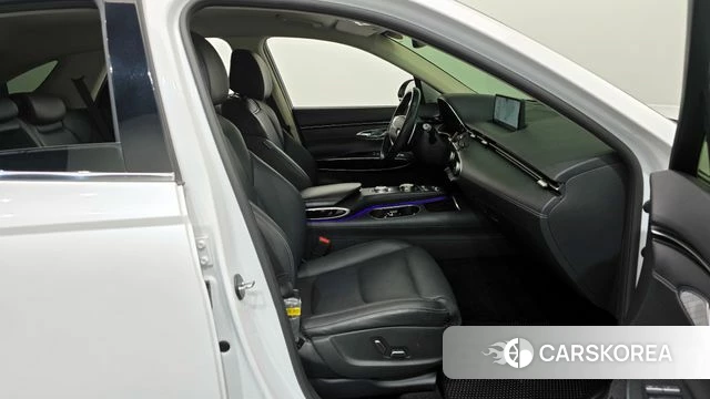 Genesis GV70 2021 Белый из Кореи, фото 2