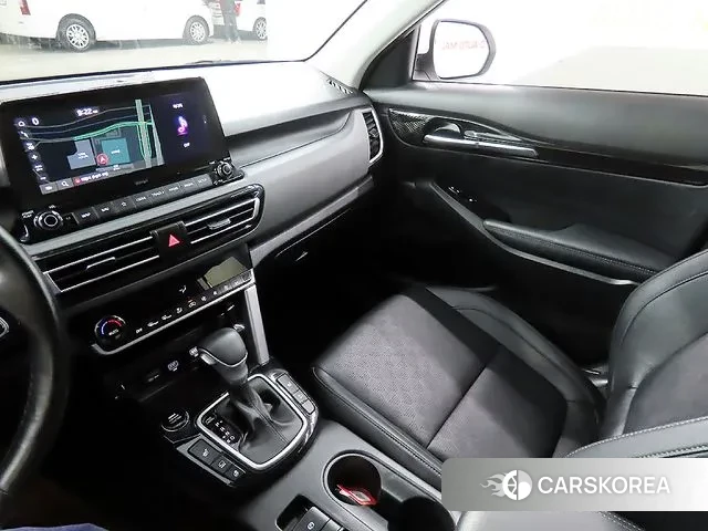 Kia Seltos 2022 Белый из Кореи, фото 2