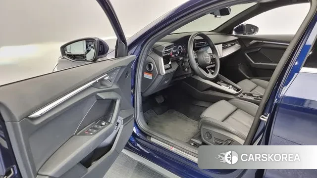 Audi A3 (8Y) 2023 Синий из Кореи, фото 2