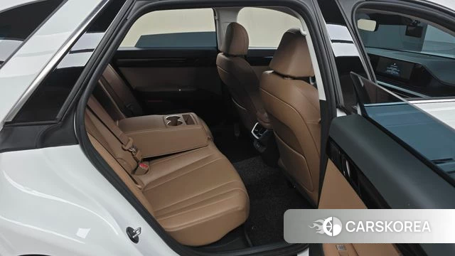 Hyundai Grandeur Hybrid (GN7) 2023 Белый из Кореи, фото 2
