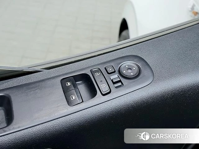 Hyundai Staria 2023 Белый из Кореи, фото 2