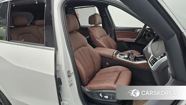 BMW X5 (G05) 2023 Белый из Кореи, фото 2