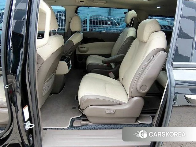 Kia The New Carnival 4th Generation 2024 Черный из Кореи, фото 2