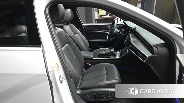 Audi A6 (C8) 2023 Белый из Кореи, фото 2