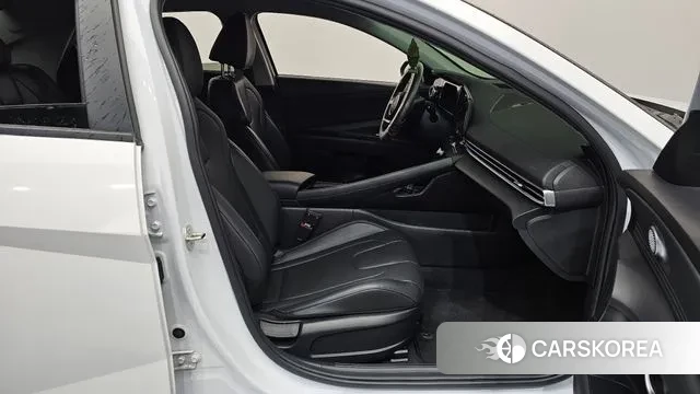 Hyundai The New Avante (CN7) 2023 Белый из Кореи, фото 2