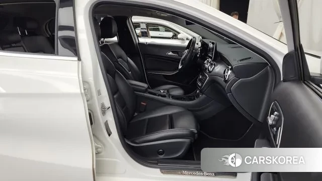 Mercedes-Benz GLA-Class X156 2019 Белый из Кореи, фото 2