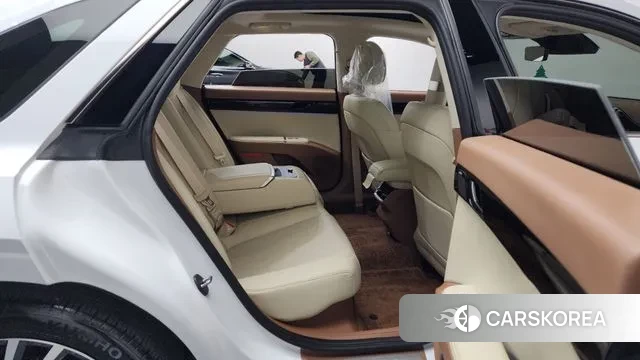 Hyundai Grandeur Hybrid (GN7) 2023 Белый из Кореи, фото 2