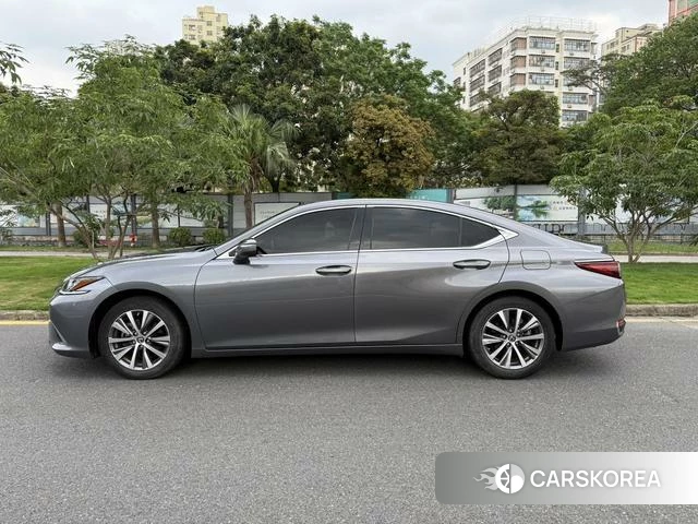 Lexus ES 2021 Темно-серый из Китая, фото 2