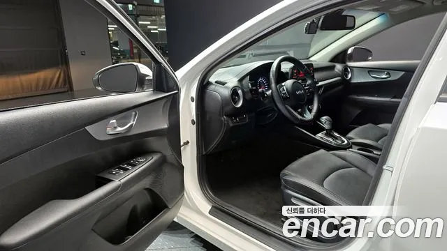 Kia The New K3 2nd generation 2022 Белый из Кореи, фото 2