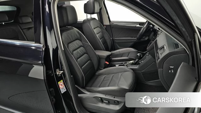 Volkswagen Tiguan Allspace 2018 Черный из Кореи, фото 2