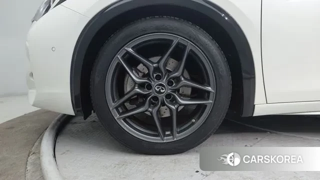 Infiniti Q30 2019 Жемчужный цвет из Кореи, фото 2