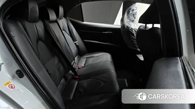 Toyota Camry (XV70) 2018 Белый из Кореи, фото 2