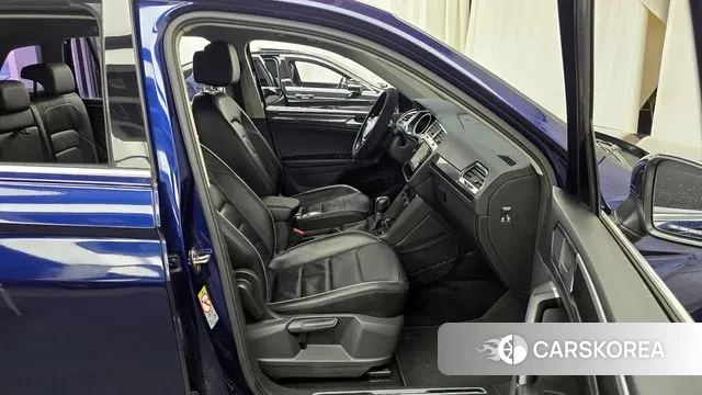 Volkswagen Tiguan second Generation 2018 Синий из Кореи, фото 2