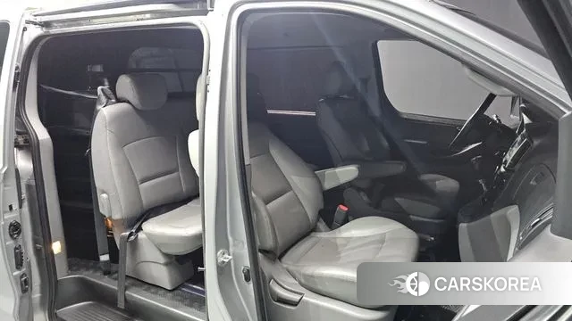 Hyundai The New Grand Starex 2018 Серебряный из Кореи, фото 2